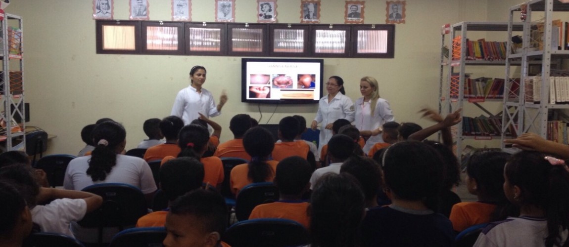 Curso de Enfermagem da Esamaz realiza ação em escolas de Belém